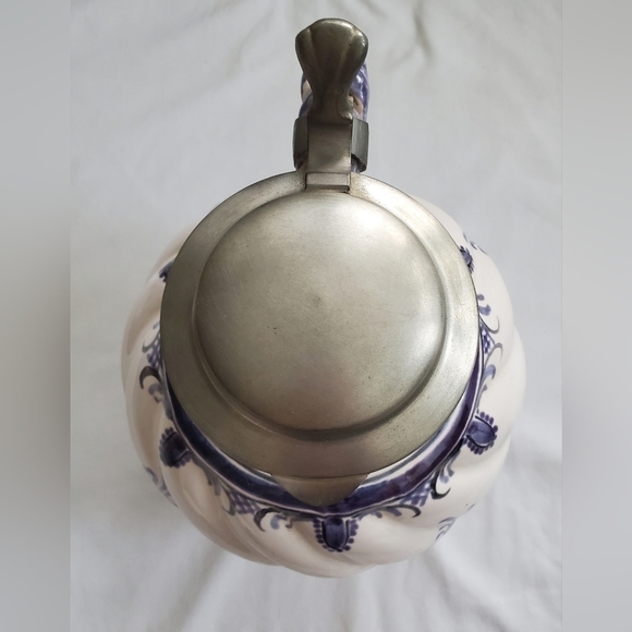 Western Germany Pitcher - Picture 7 of 8